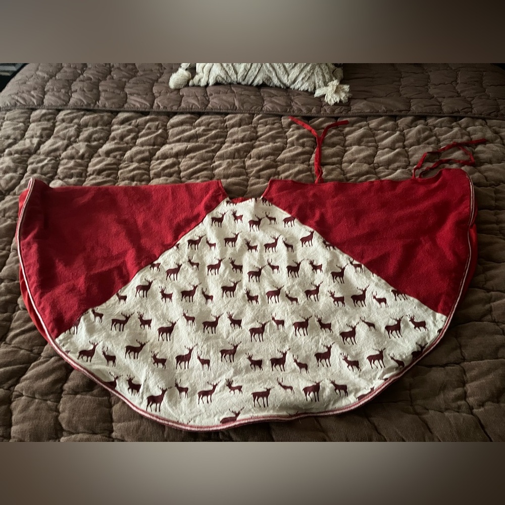Festive Red and White Reindeer Christmas Tree Skirt